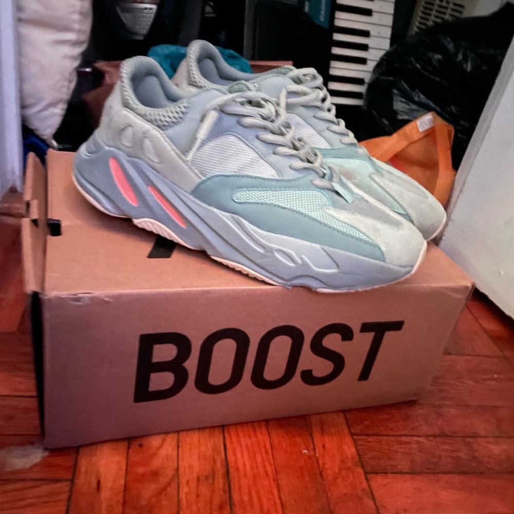 Yeezy 700 "intertia" // 10